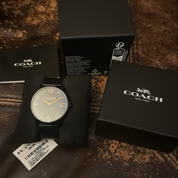 Coach Black and rose gold watch - Picture 5 of 6